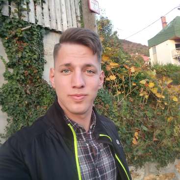 Help Us And Meet With New Cultures And Great People In The Downtown Of Budapest Hungary