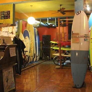 Learn To Surf And Experience Local Aboriginal Music Helping - 
