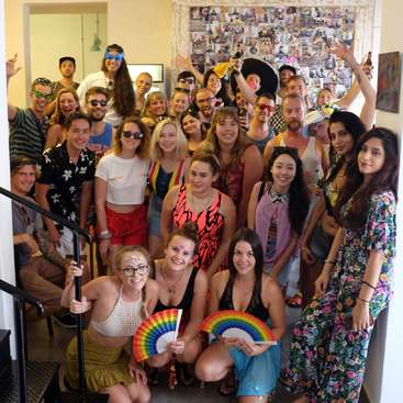 Izrael hostel girl photos pics 8