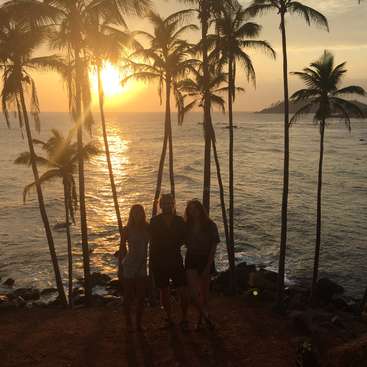 Help With Our Projects And Enjoy The Life In A Popular Beach Town