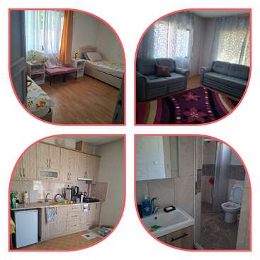 Diese Bildcollage zeigt ein gemütliches Schlafzimmer, ein Wohnzimmer mit Sofas, eine kompakte Küche und ein Badezimmer mit Dusche und Toilette, alles einfach eingerichtet.