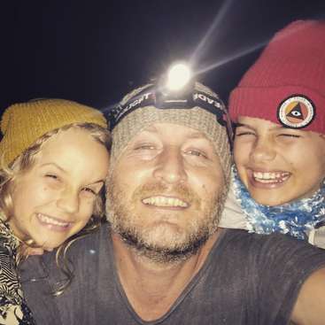 dad looking for nanny house sitter dog sitter in miami gold coast looking for a sitter