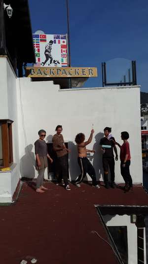 help volunteers hostel travellers