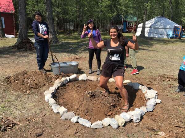 workaway family teenagers build yurt camp outdoor volunteering