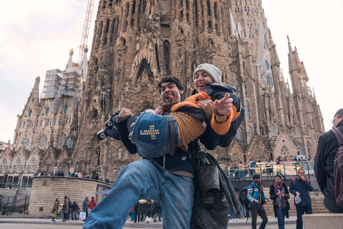 barcelona couple christmas holiday season travel inspiration