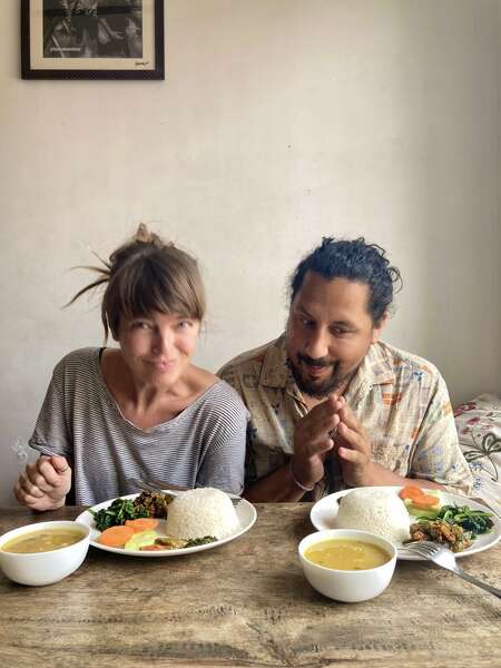 digital-nomad-local-travel-experience-stay digital nomad couple in portugal workaway hosts