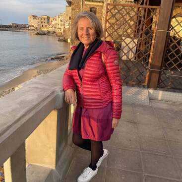 Profile photo of Theresia
