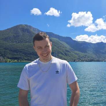 Profile photo of Alexis