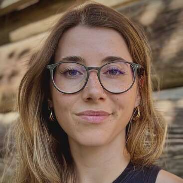 Profile photo of Laura