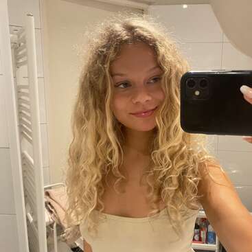 Profile photo of Zoe