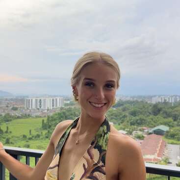 Profile photo of Beatrice